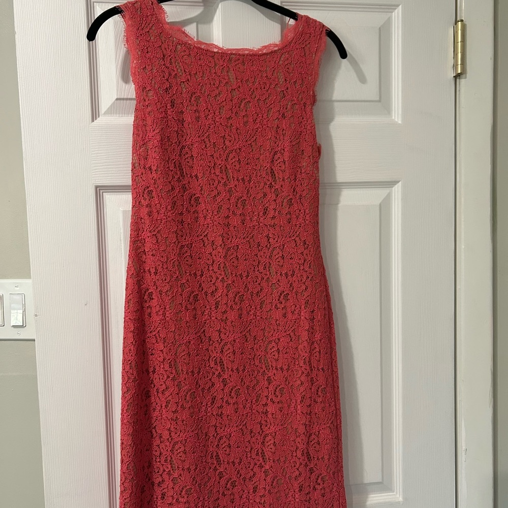 Elegant Lace Sleeveless Dress